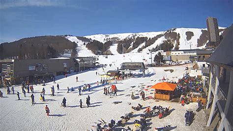 webcam besse super|Super Besse Ski Resort Live Streaming HD Webcam, France